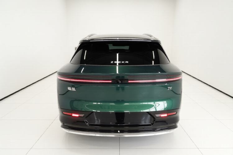 Used Zeekr 7X 2025 100 kWh Long-Range Rear-Wheel Drive with Intelligent Driving Features
