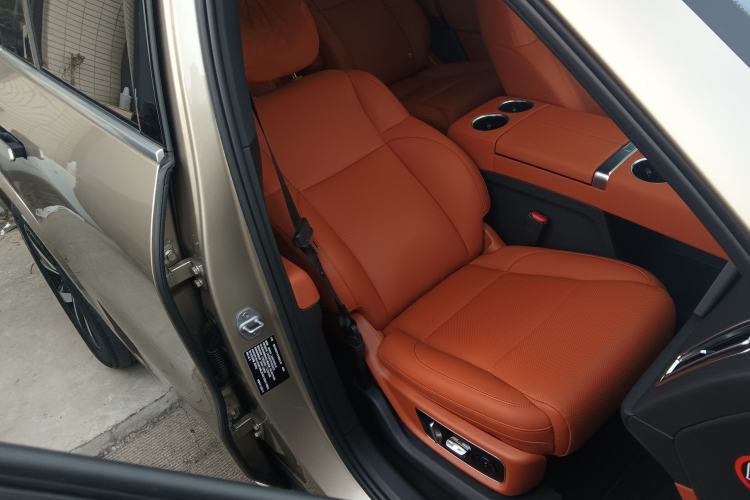 Used Li Auto L8 2023 Max model