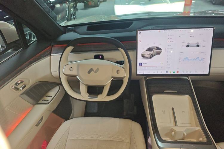 Used ONVO Luxeed L90 2025 Model—Max Six-Seater Version
