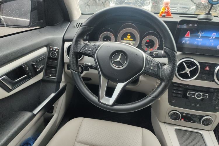 Used Mercedes-Benz GLK-Class 2013 GLK 300 4MATIC Dynamic Sunroof Model Steering Wheel