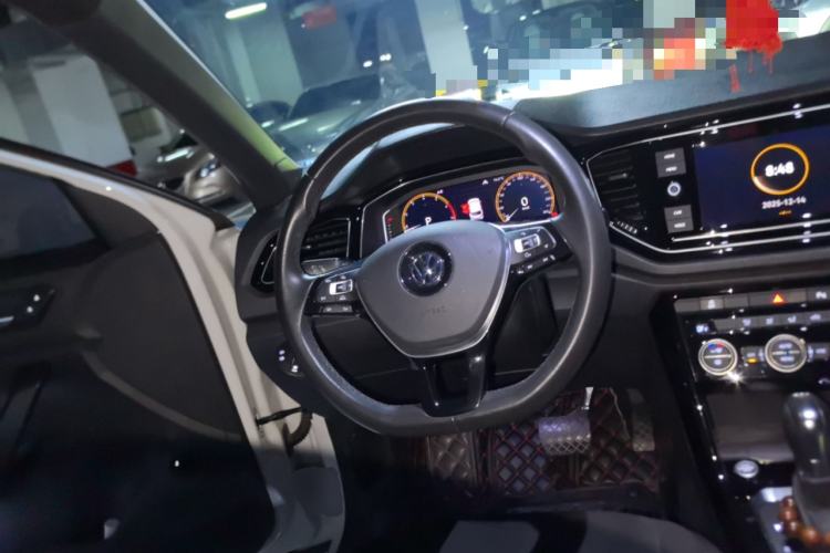 Used Volkswagen T-ROC 2019 280TSI DSG Four-Wheel Drive Luxury Version China V Standard
