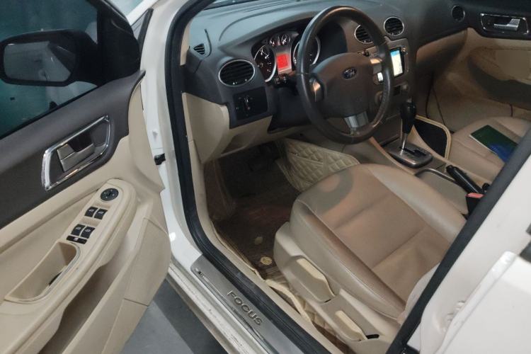 Used Ford Focus 2013 Hatchback Classic 1.8L Automatic Fashion Edition