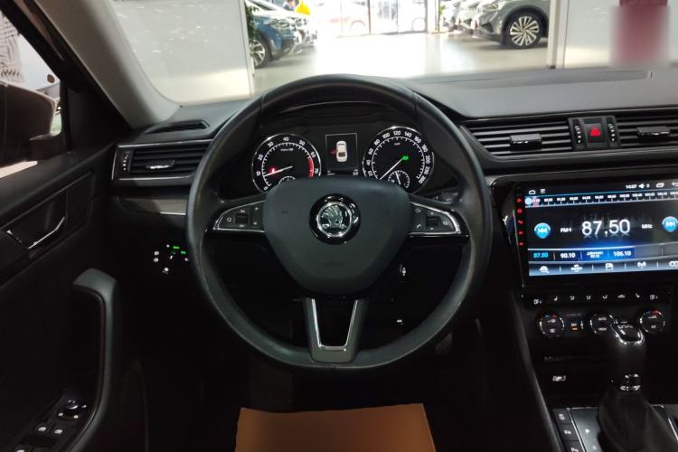 Used Skoda Superb 2016 TSI330 DSG Smart Drive Edition
