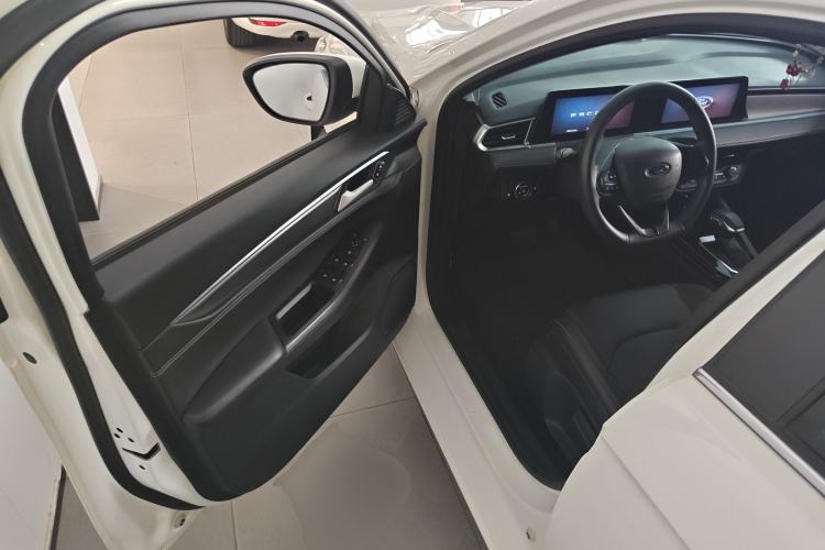 Used Ford Escort 2021 1.5L Automatic Diamond Edition
