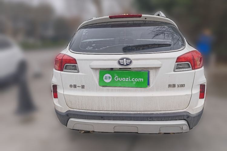 Used Bestune X80 2013 2.0L automatic comfort version
