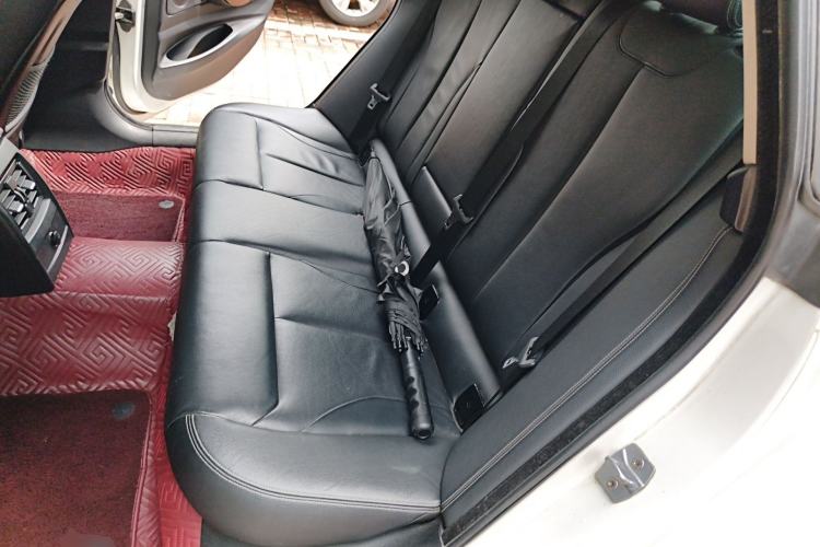 Used BMW 3 Series GT 2013 320i Sport Design Package Left Rear Seat