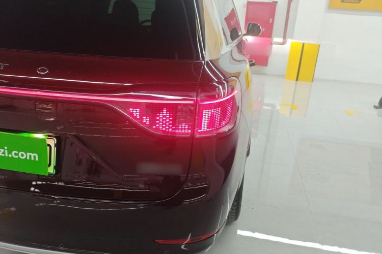 Used Hima AITO M9 2025 All-Electric Ultra Version 100 kWh 5-Seater Model
