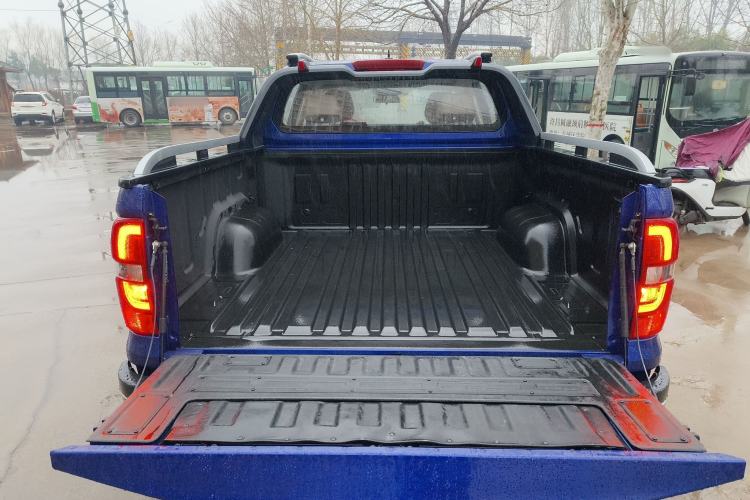 Used Changan Hunter 2024 Knight Edition Flagship Model Dual-Motor All-Wheel Drive Standard Box