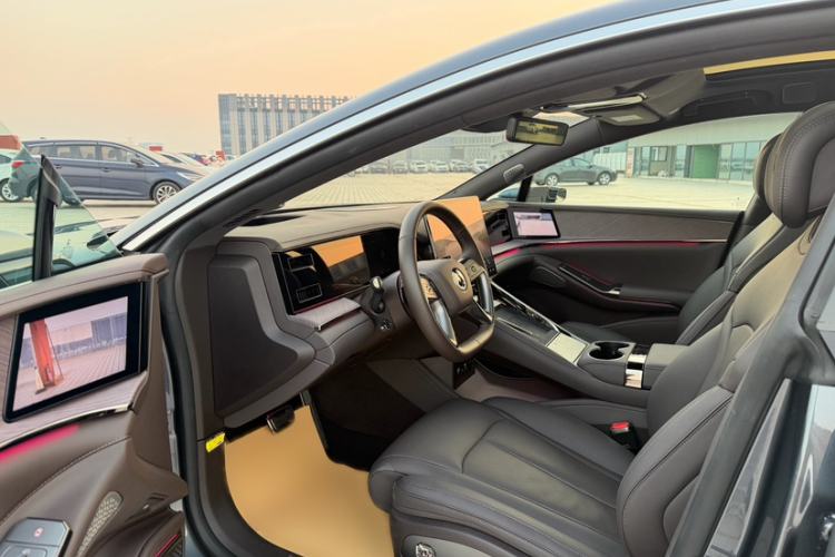 Used Denza Z9 2024 1100 km All-Wheel-Drive Ultra Version