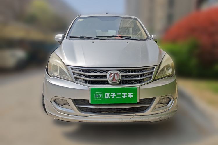 Used BAIC Weiwang M20 2014 1.5L Basic Version DAM15DL Front