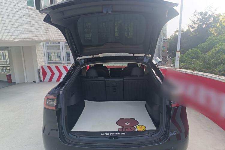 Used Tesla Model Y 2023 Long-Range All-Wheel-Drive Version