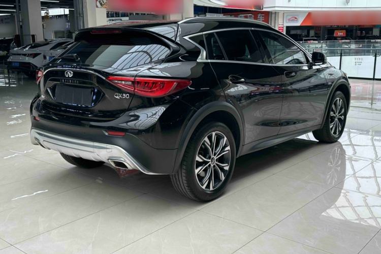 Used Infiniti QX30 2017 2.0T Four-Wheel Drive Fashion Edition
