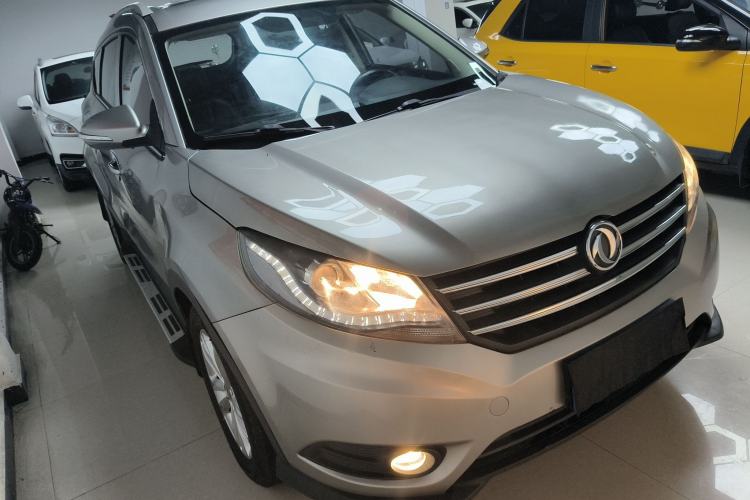 Used Dongfeng Fengon 580 2017 1.5T CVT Comfort Model Front Right 45 Deg