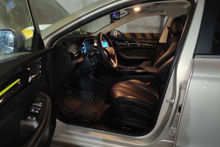 Used Roewe i5 2020 1.5L Automatic 4G Connect Luxury Flagship Edition Driver Seat