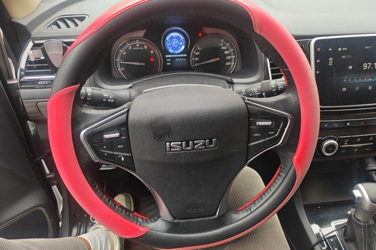 Used Isuzu mu-X 2020 1.9T Diesel Automatic 4x4 Enjoyment Edition 7 Seats China VI Standard
