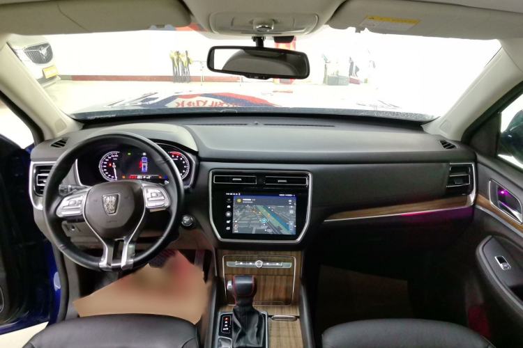 Used Roewe RX8 2018 30T Smart Connectivity Two-Wheel Drive Flagship Edition
