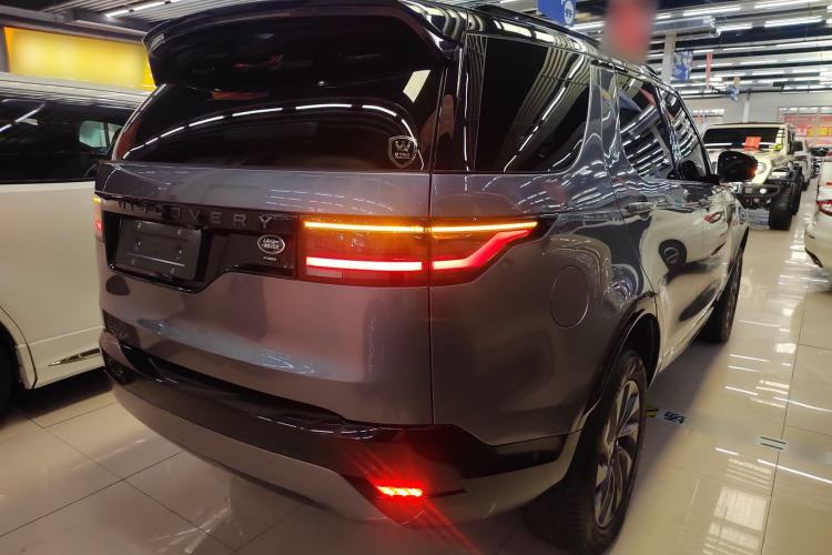 Used Land Rover Discovery 2023 Revised Version 360 PS R-Dynamic S