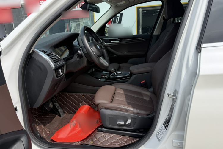 Used BMW X3 2022 xDrive25i M Sport Package Interior 2