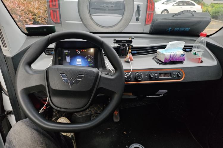 Used Wuling Hongguang MINIEV 2022 Zizai Version Lithium Iron Phosphate Center Console