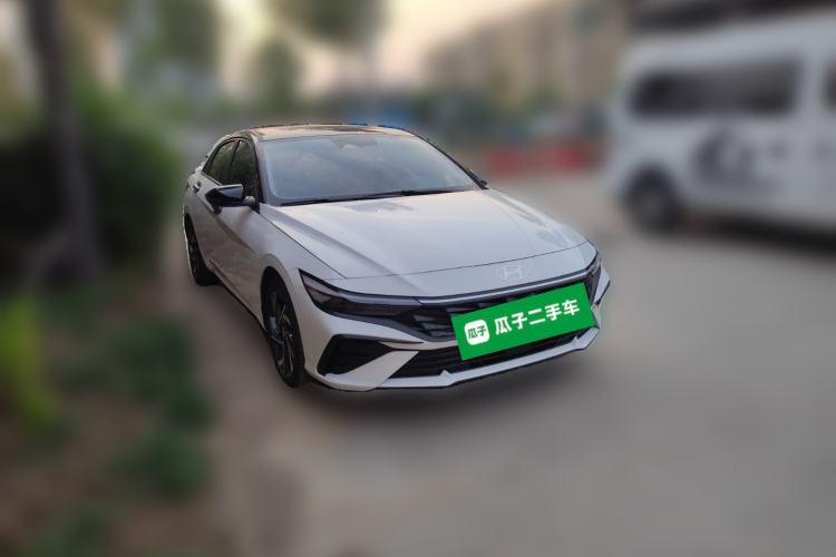 Used Hyundai Elantra 2023 1.5L CVT GLX Elite Edition Front Right 45 Deg