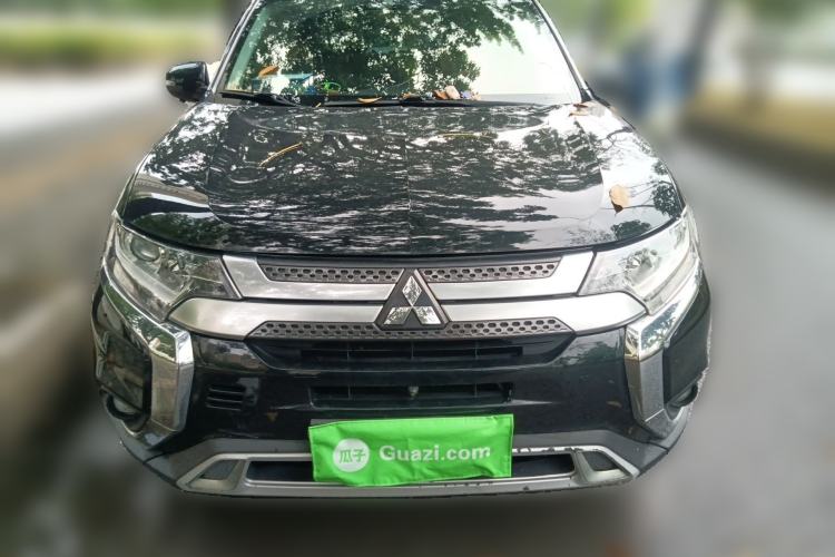 Used Mitsubishi Outlander 2019 2.0L Two-Wheel Drive Comfort Edition 7 Seats China V Emission Standard
