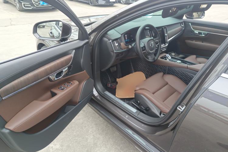 Used Volvo S90 2024 B5 Zhiyuan Luxury Edition
