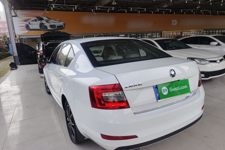 Used Skoda Octavia 2017 1.6L Automatic Smart Drive Edition Rear Left 45 Deg