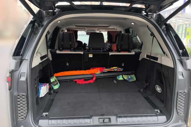 Used Land Rover Discovery 2023 Revised Version 360 PS R-Dynamic S
