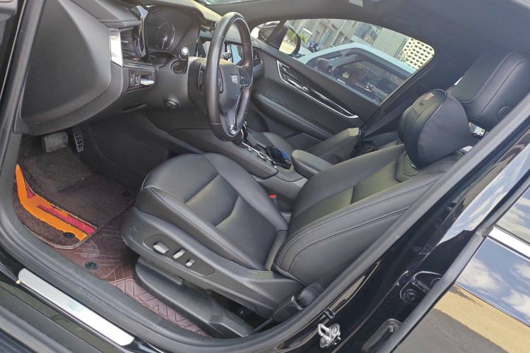 Used Cadillac XT6 2021 2.0T 6-Seater Two-Wheel Drive Luxury Version
