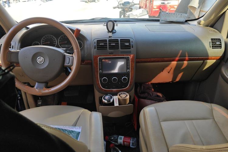 Used Buick GL8 2011 2.4L LT Executive Edition Center Console