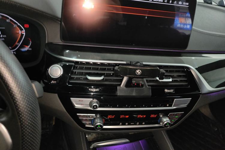 Used BMW 5 Series 2022 Second Facelift 525Li M Sport Package Center Console