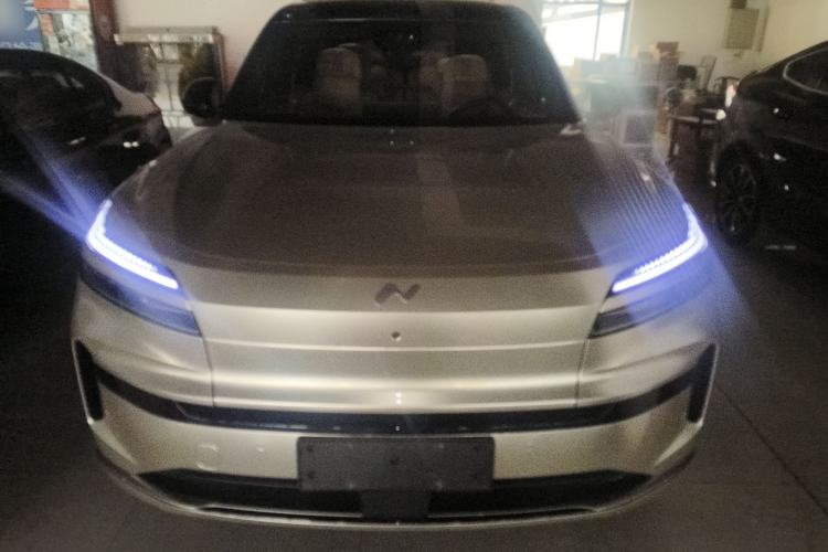 Used ONVO Luxeed L90 2025 Model—Max Six-Seater Version
