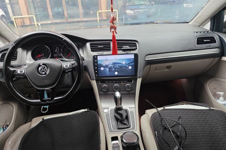 Used Volkswagen Golf 2014 1.4TSI Automatic Luxury Model Center Console