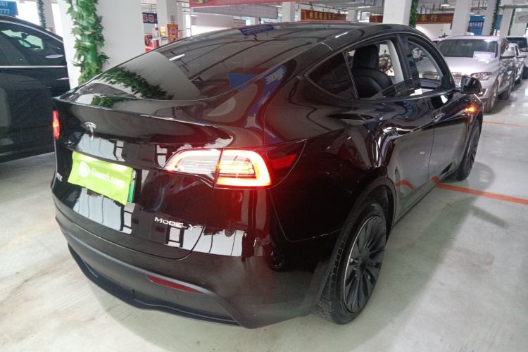 Used Tesla Model Y 2022 Long-Range All-Wheel-Drive Version
