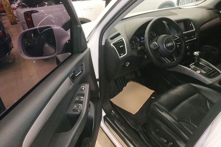 Used Audi Q5 2017 40 TFSI Ambition Edition Driver Seat