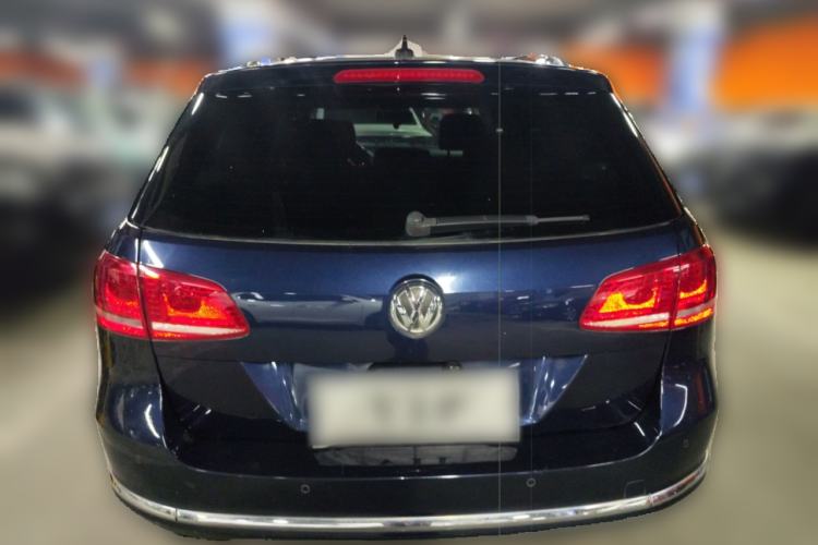 Used Volkswagen Magotan 2012 Travel Edition 2.0 TSI Luxury Version Rear