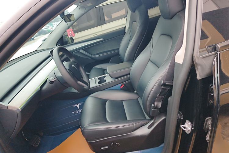 Used Tesla Model Y 2023 Rear-Wheel-Drive Version
