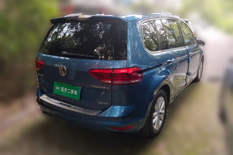 Used Volkswagen Touran 2016 Volkswagen Touran L 280TSI DSG Comfort Edition
