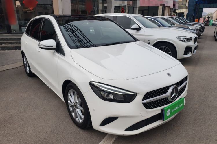 Used Mercedes-Benz B-Class 2020 B 200 Fashion Model Front Right 45 Deg