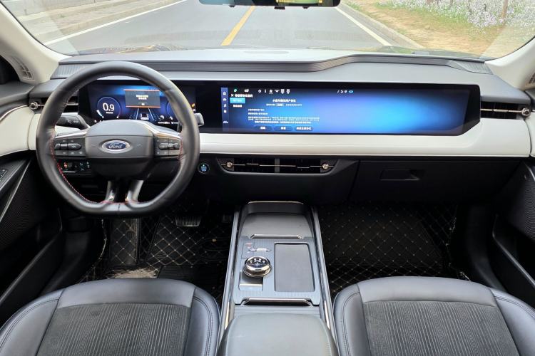 Used Ford EVOS 2022 EcoBoost 245 Style Edition Interior 2