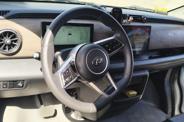 Used Ruichi EC75 2025 Smart Drive Ultra-Charging Version Beyond Edition II 50.1 kWh
