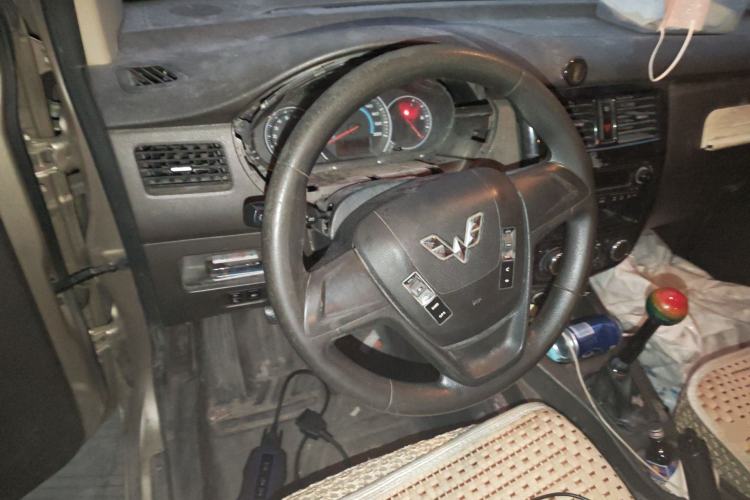 Used Wuling Rongguang V 2018 1.5L Standard Version Steering Wheel
