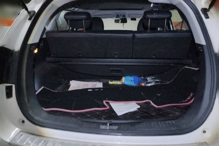 Used Haval H2 2017 Red-Label 1.5T Manual Two-Wheel Drive Luxury Model Trunk