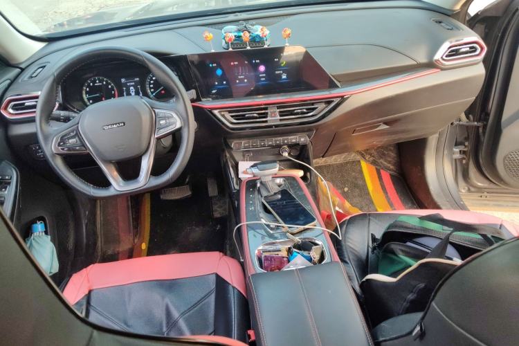 Used CHANGAN OSHAN X5 2021 Revised Version 1.5T DCT Luxury Edition Center Console