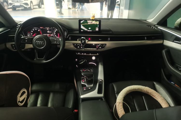 Used Audi A5 2019 Coupe 40 TFSI Fashion Edition China V Emission Standard Center Console