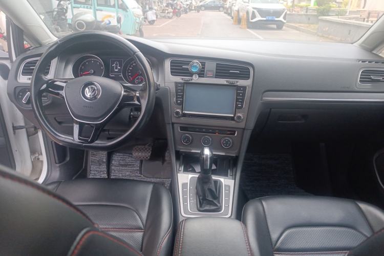 Used Volkswagen Golf 2015 1.4TSI Automatic Comfort Model
