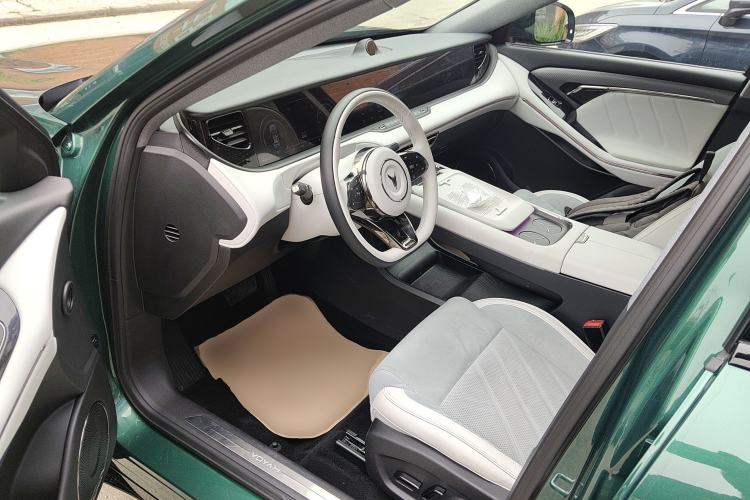 Used VOYAH FREE 2025 318 318 km Rear-Drive Touring Edition Driver Seat