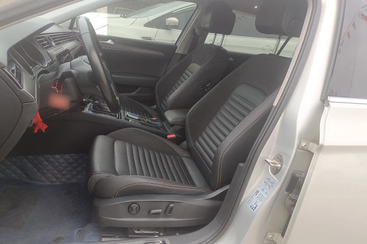 Used Volkswagen Magotan 2020 330TSI DSG Leading Model Left Front Seat