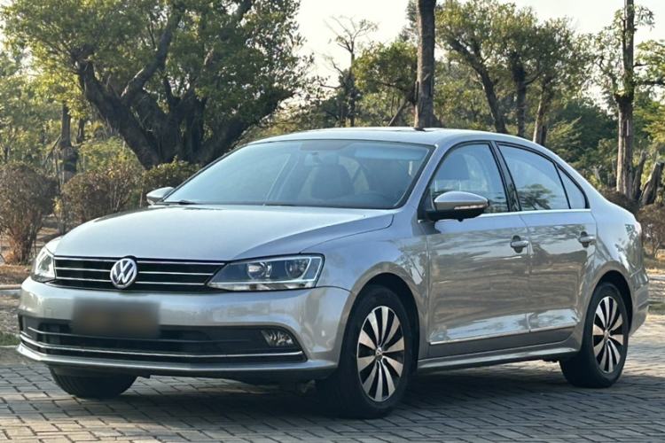 Used Volkswagen Sagitar 2017 230TSI Automatic Comfort Version
