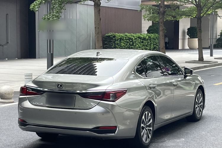 Used Lexus ES 2023 260 Excellence Edition Exterior 6
